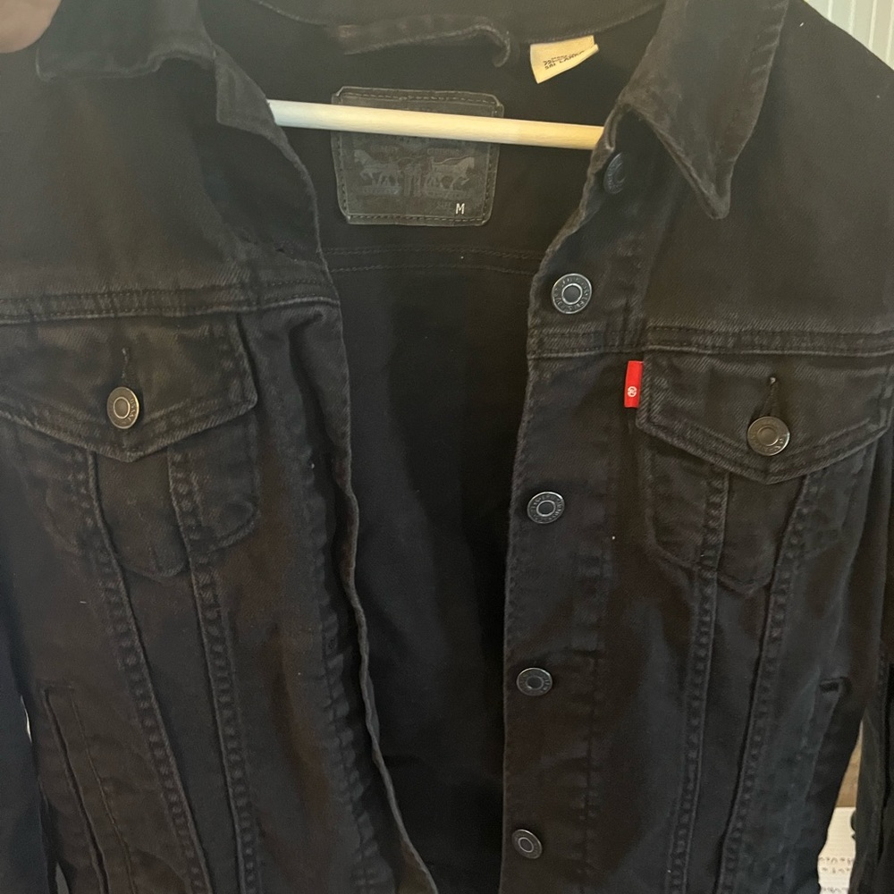 Black Levi’s Jean jacket